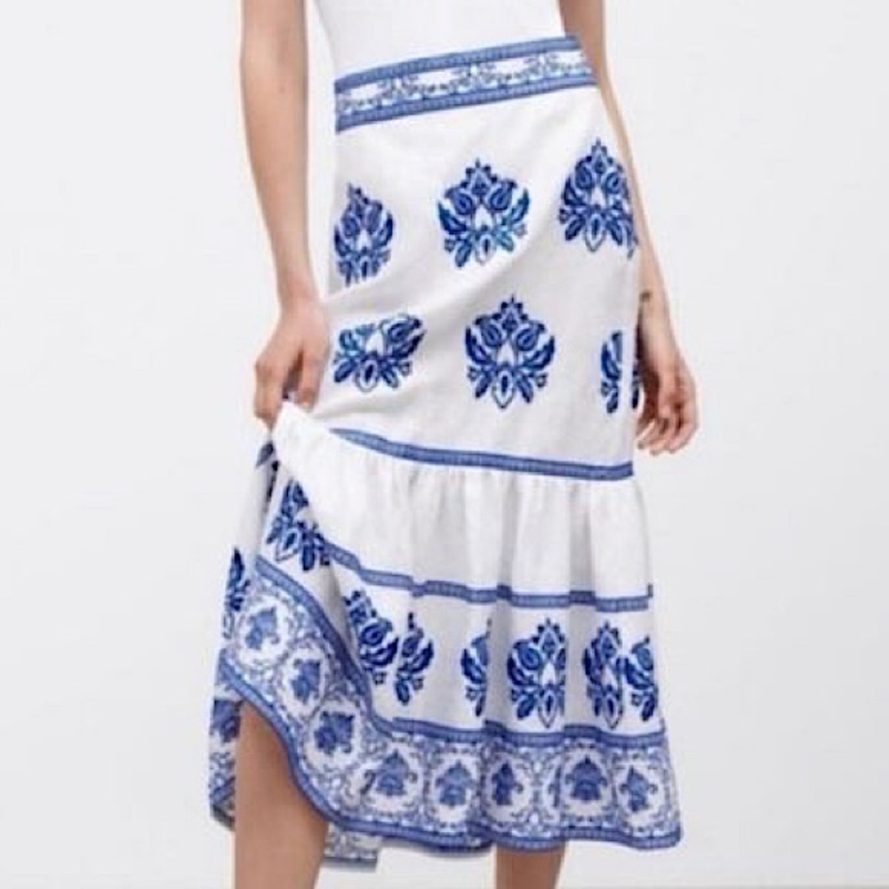 Zara White with Blue Embroidered Linen Skirt XXL- never worn